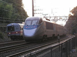 320px-Acela_Express_and_Metro-North_railcar[1]